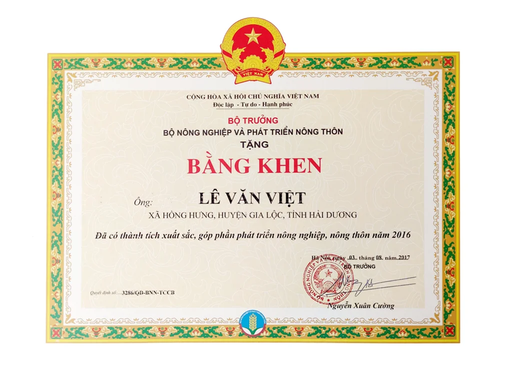 BỘ TRƯỞNG BỘ NÔNG NGHIỆP VÀ PHÁT TRIỂN NÔNG THÔN TẶNG BẰNG KHEN